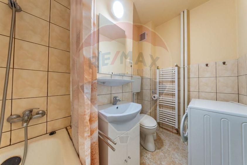 De închiriat apartament modern 2 camere central , centrală gaz . - 12