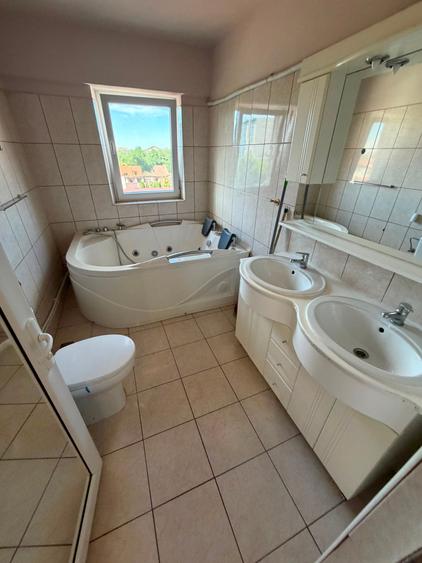 Apartament cu 2 camere decomandat în Lipovei