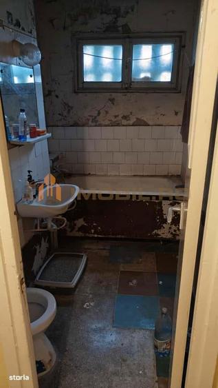 Apartament cu 3 camere semidecomandat în Tătărași
