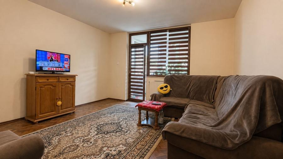 Apartament cu 3 camere decomandat în Complex Studențesc
