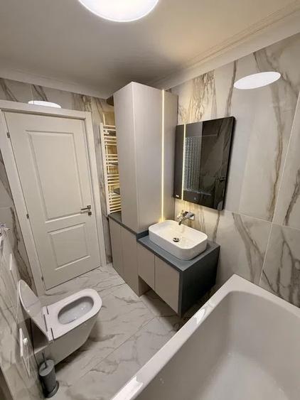 Apartament cu 3 camere semidecomandat, mobilat în Unirii