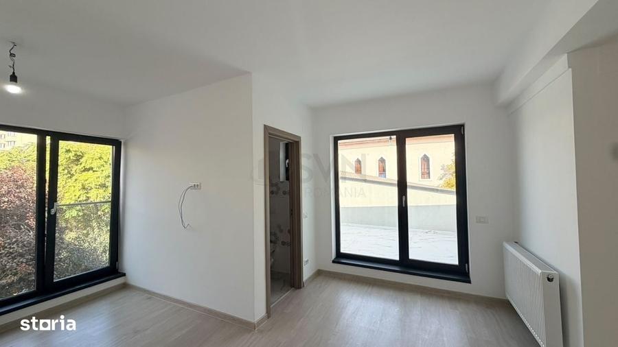 Casă cu 4 camere cu Teren 150 Mp în Barbu Văcărescu