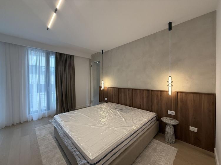 Apartament cu 4 camere decomandat în Primăverii