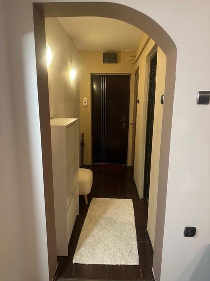 Apartament cu 3 camere decomandat în Sud