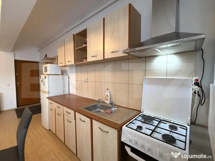 Apartament cu 2 camere semidecomandat în Calea Turzii