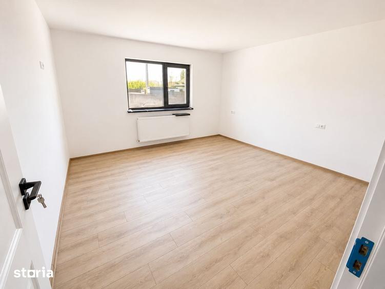 Casă cu 3 camere cu Teren 450 Mp în Podu Roș
