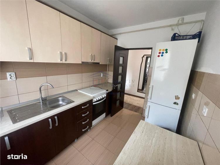Apartament cu 2 camere decomandat în Roșu