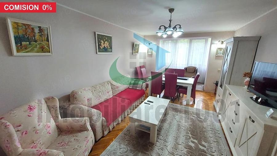 Apartament cu 4 camere decomandat în Central