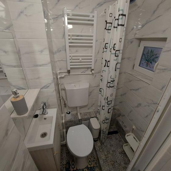 Apartament cu 2 camere nedecomandat în Rahova