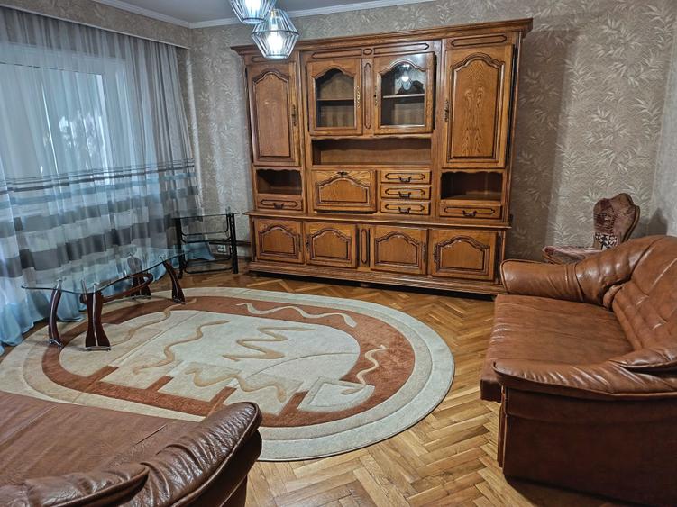 Apartament cu 3 camere decomandat în Găvana