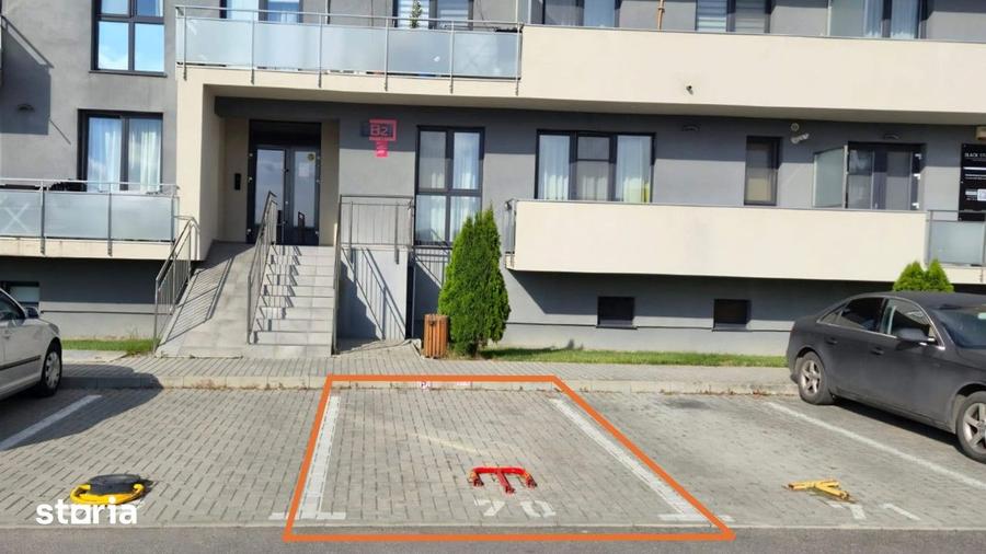 Apartament cu 3 camere decomandat în Libertății