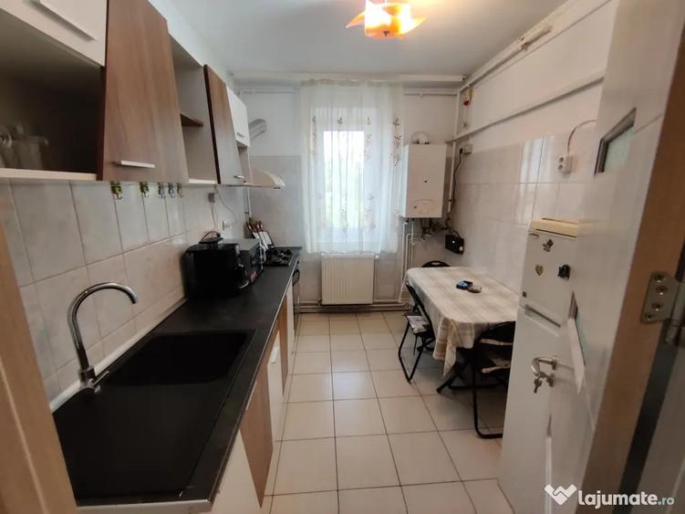 Apartament cu 2 camere semidecomandat în Tomis II