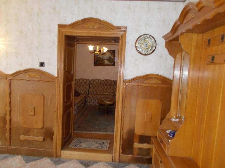 Casă cu 3 camere cu Teren 1689 Mp în Pădureni