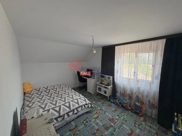 Casă cu Teren 584 Mp în Holboca