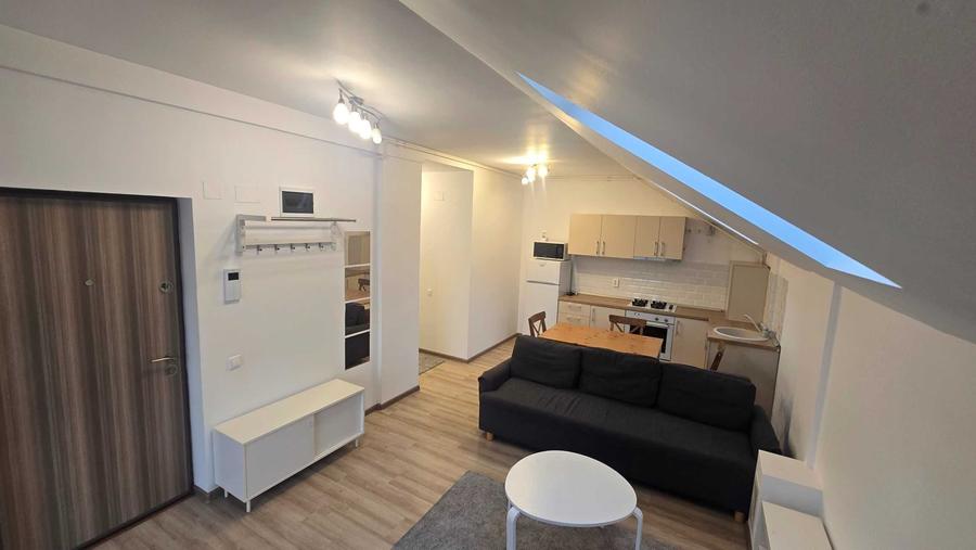 Apartament cu 3 camere decomandat în Barbu Văcărescu
