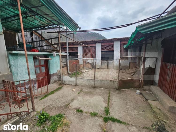 Casă cu 4 camere cu Teren 400 Mp în Central