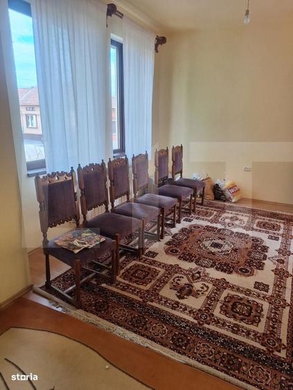 Casă cu 4 camere în Central