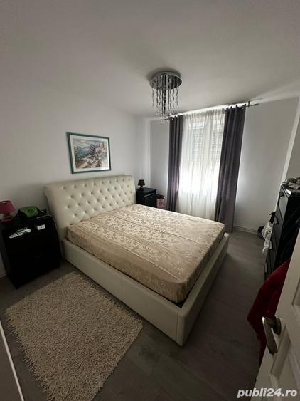 Apartament cu 4 camere decomandat în Găești