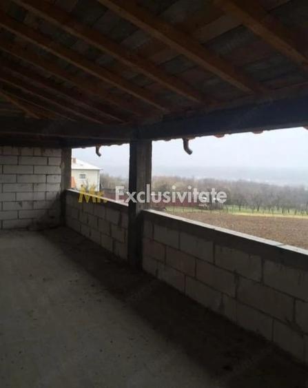 Casă cu 3 camere cu Teren 2172 Mp în Vedea