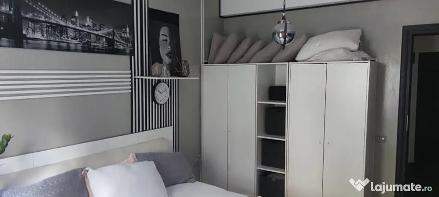 Apartament cu 2 camere decomandat în Roșu