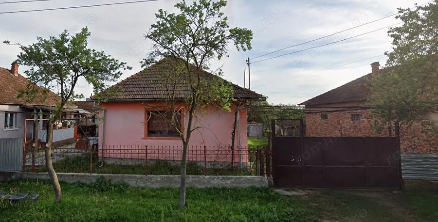Casă cu 2 camere cu Teren 1427 Mp în Rogoz
