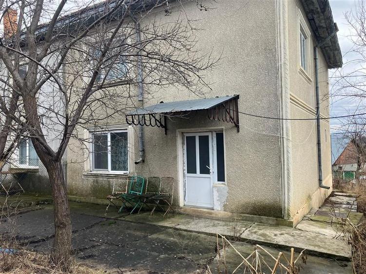 Casă cu 5 camere cu Teren 931 Mp în Movileni