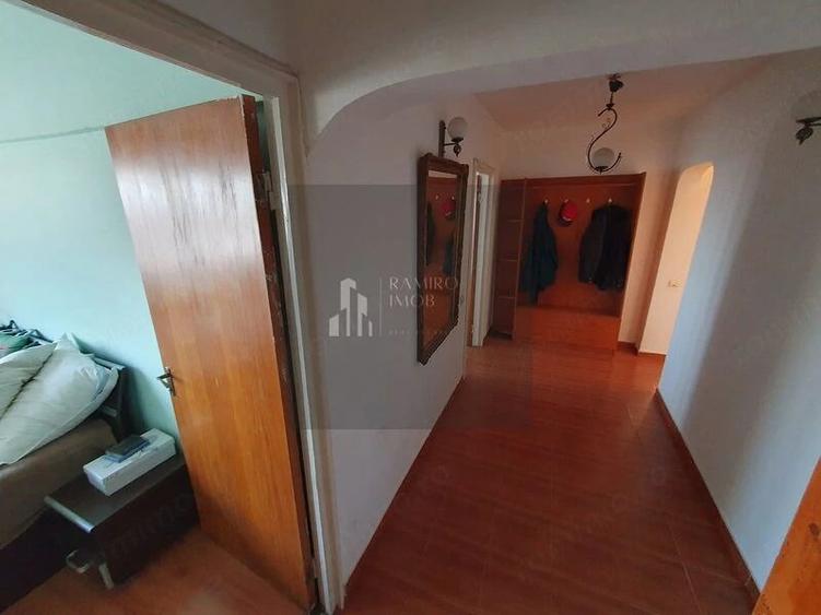Apartament cu 4 camere decomandat în Pantelimon