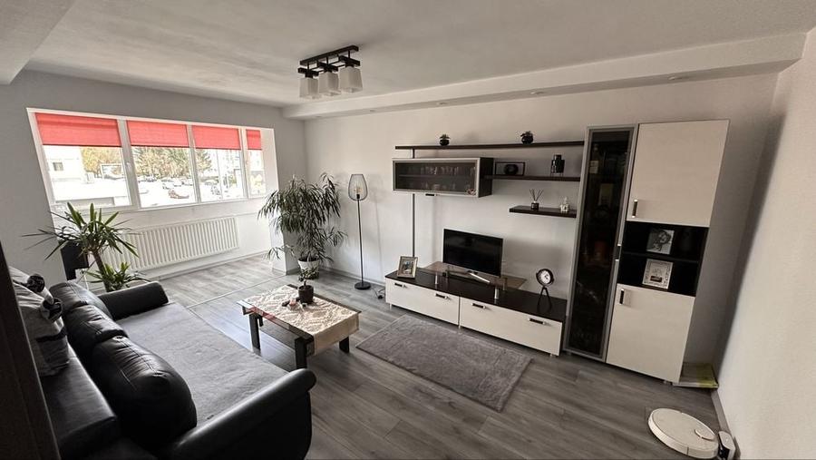 Apartament cu 2 camere decomandat în Tudor