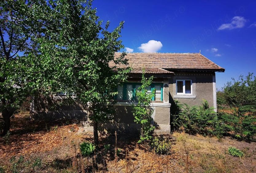 Casă cu 4 camere cu Teren 3000 Mp în Ostrov