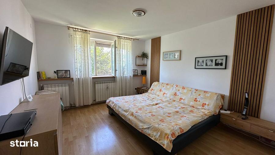 Casă cu 5 camere decomandat cu Teren 700 Mp în Central