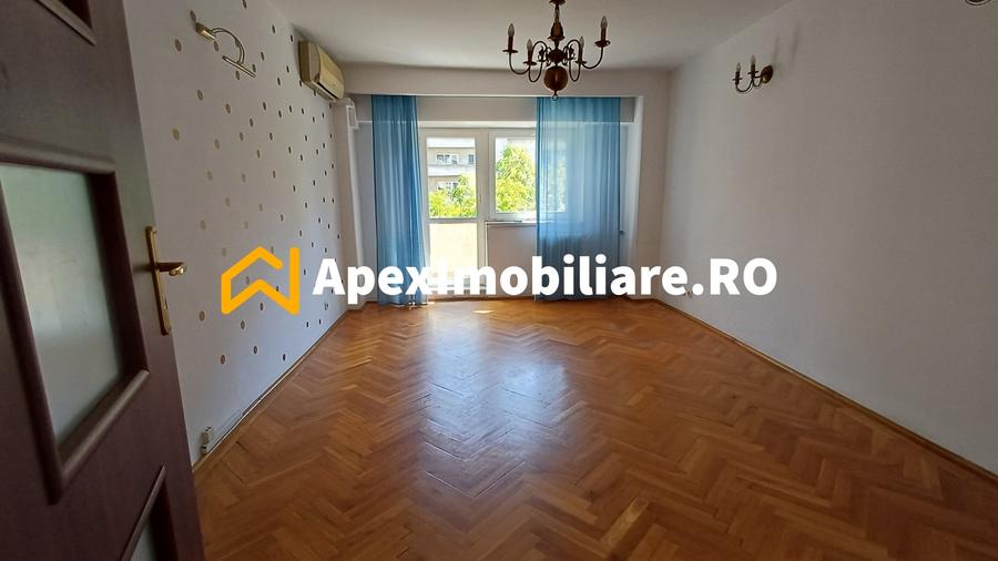 Apartament cu 4 camere decomandat în Unirii