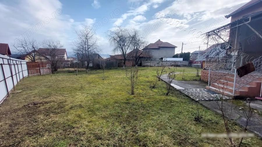 Casă cu 4 camere cu Teren 763 Mp în Central