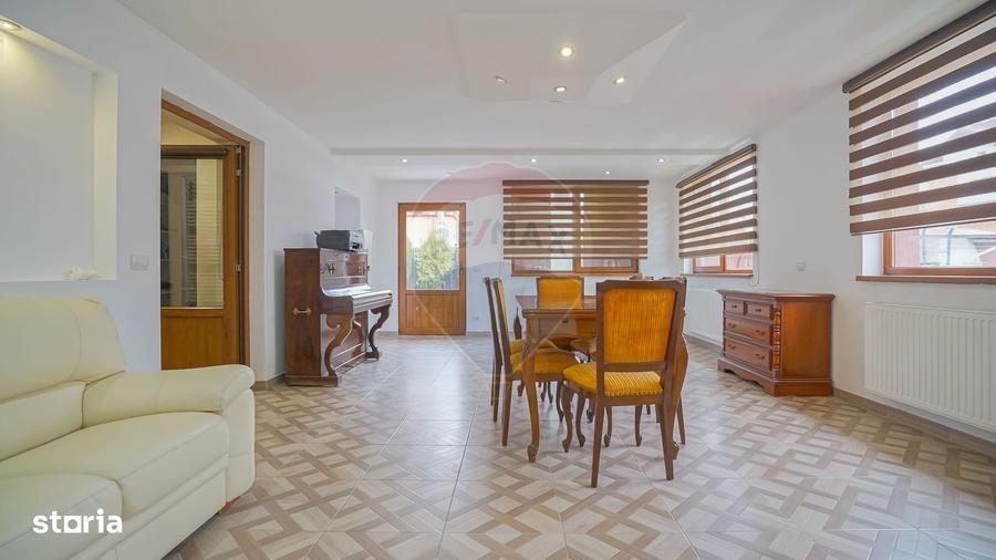Casă cu 4 camere cu Teren 512 Mp în Sânpetru