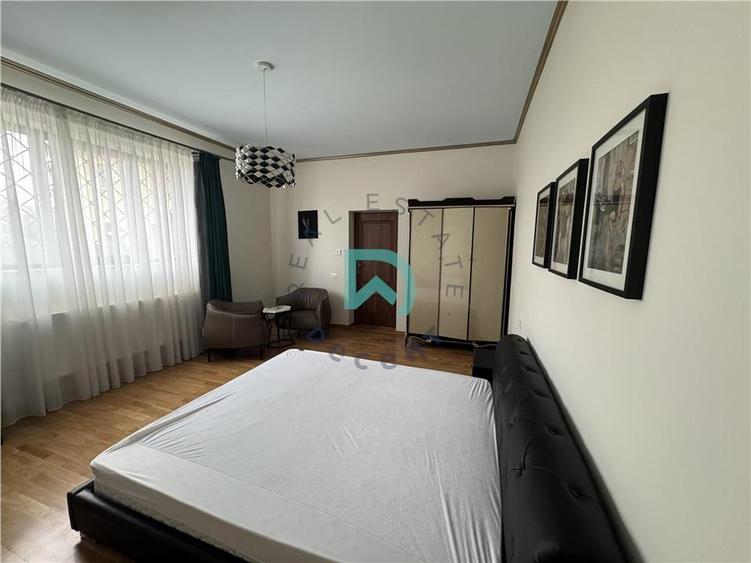 Apartament cu 2 camere semidecomandat, mobilat în Central