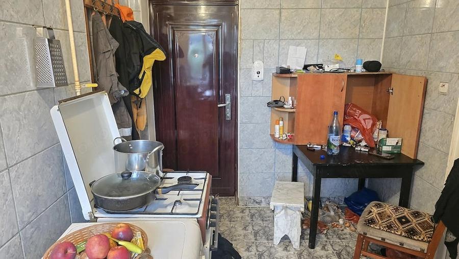 Vand apartament cu 2 camere in Deva, zona Al. Motilor et. 1, bloc de 4 etaje din caramida, - 2