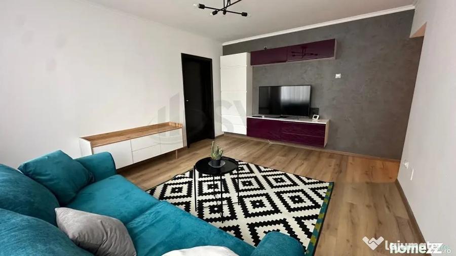 Apartament cu 3 camere semidecomandat în Cișmigiu