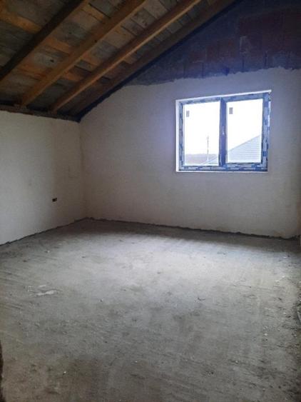 Casă individuală cu 5 camere cu Teren 550 Mp în Tărtășești