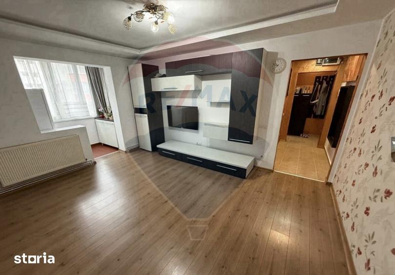 Apartament cu 3 camere semidecomandat, mobilat în Electroprecizia