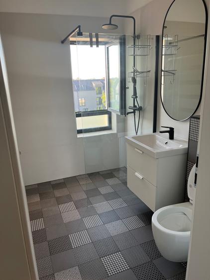 Apartament cu 3 camere semidecomandat în Fratelia