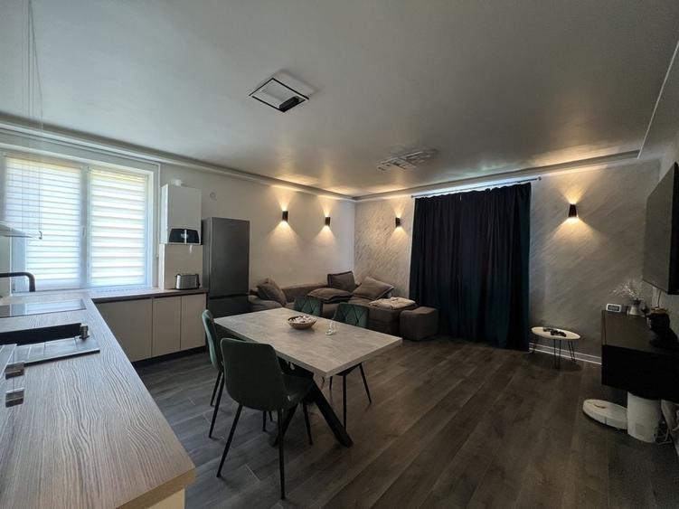 Apartament cu 2 camere decomandat în Central