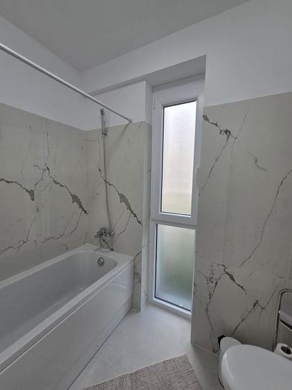 Apartament cu 3 camere decomandat în Aradului