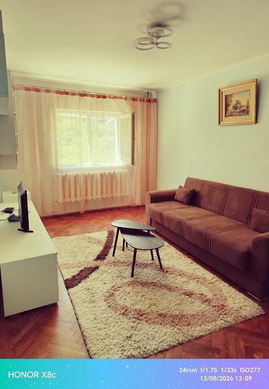 Apartament cu 3 camere decomandat în Arcu