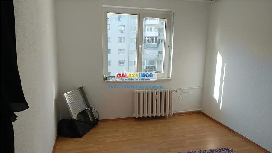 Apartament cu 3 camere decomandat în Basarabia