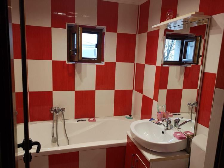 Apartament cu 2 camere decomandat în Micro 17