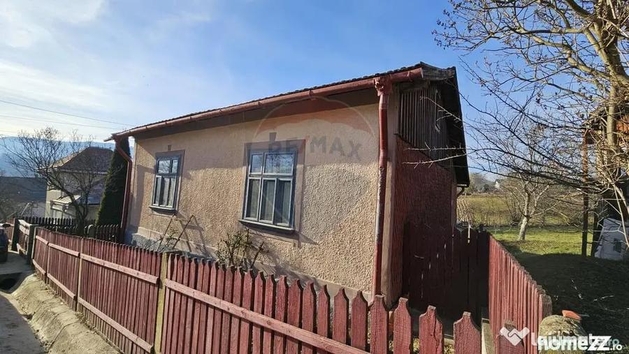 Casă cu 3 camere cu Teren 900 Mp în Cacica