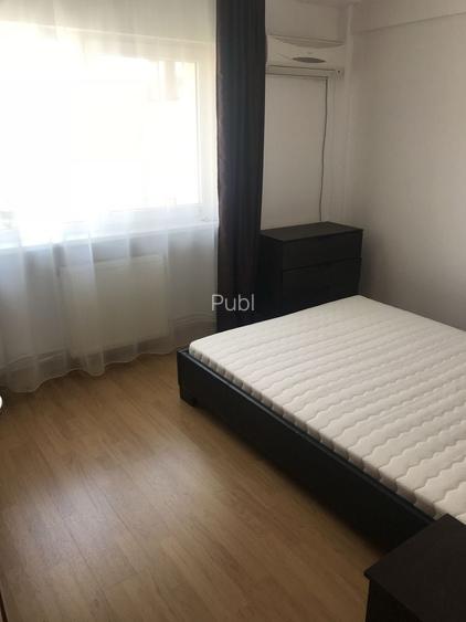 Vand apartament 2 camere, semidecomandat in Zamca, Str. Visinilor.