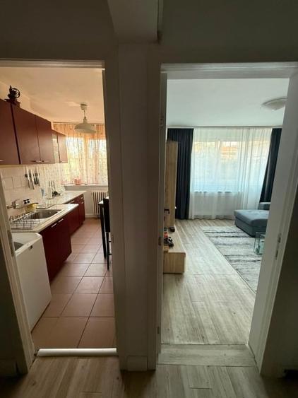 Apartament cu 3 camere decomandat, mobilat în Universitate