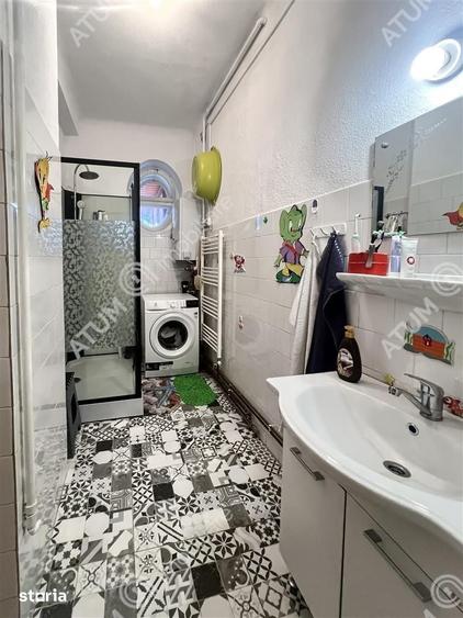 Apartament cu 4 camere decomandat în Central