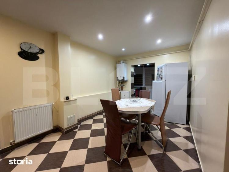 Apartament cu 3 camere decomandat în Craiovița Nouă