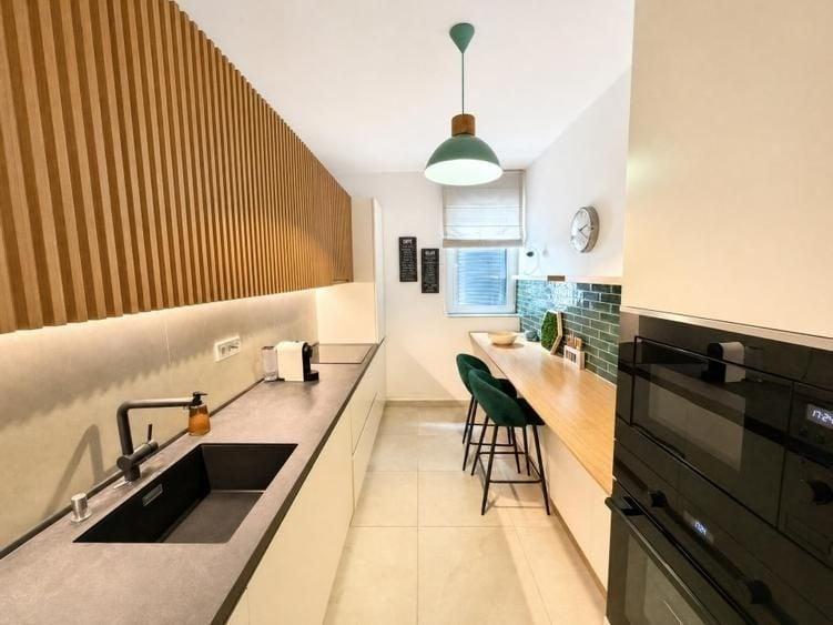 Apartament cu 3 camere decomandat, mobilat în Aviației